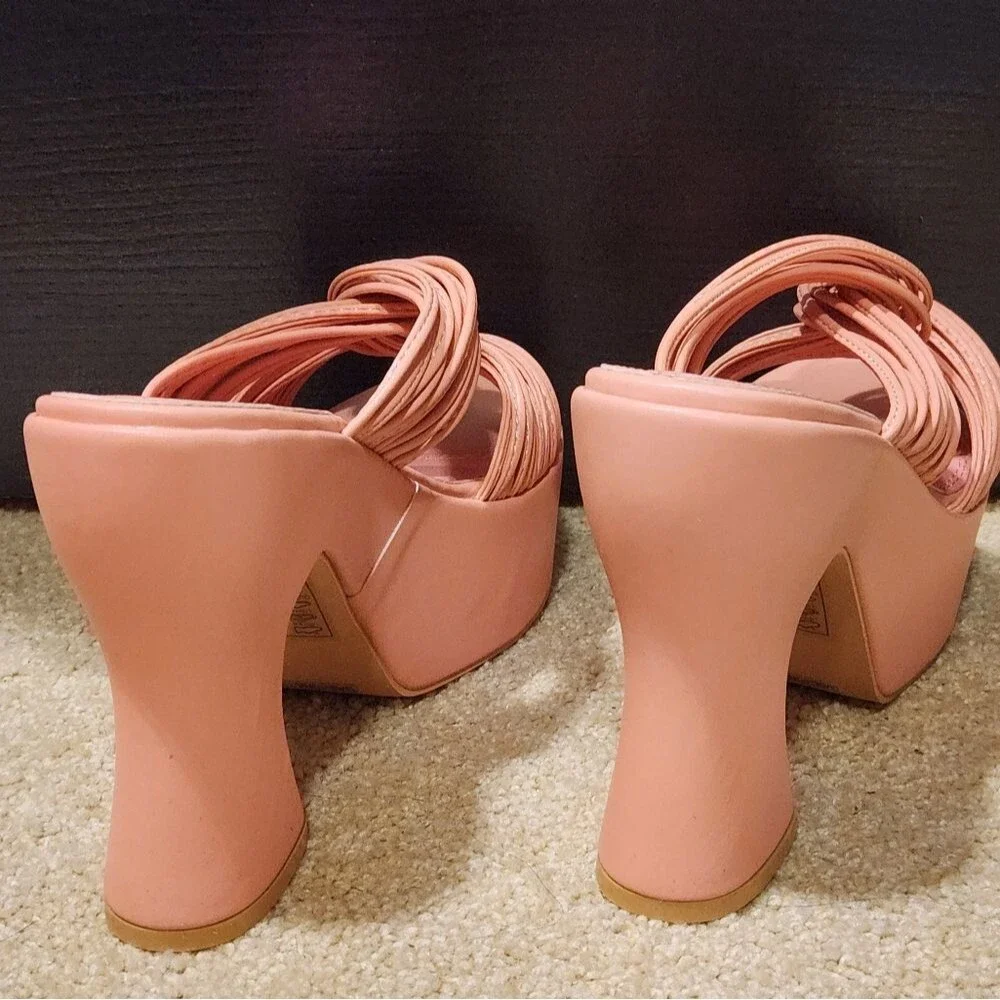 AZALEA WANG Gail Platform Chunky Sandal In Candy Sprinkle Pink [8W]